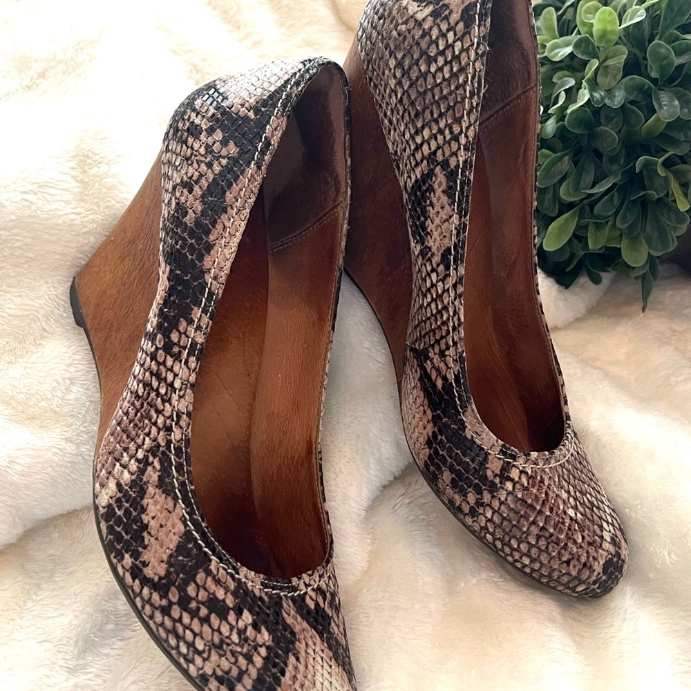 Snakeskin wedges- Clarks! Super comfy, size 7 1/2
